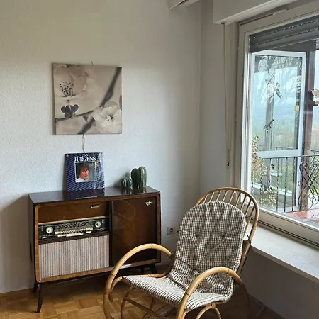 Haus Mit Pool Und Panoramablick