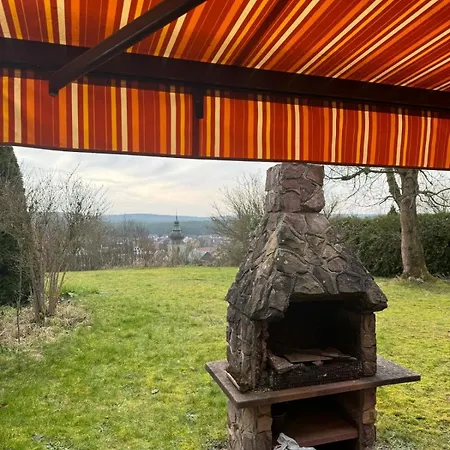 Haus Mit Pool Und Panoramablick Hébergement de vacances *